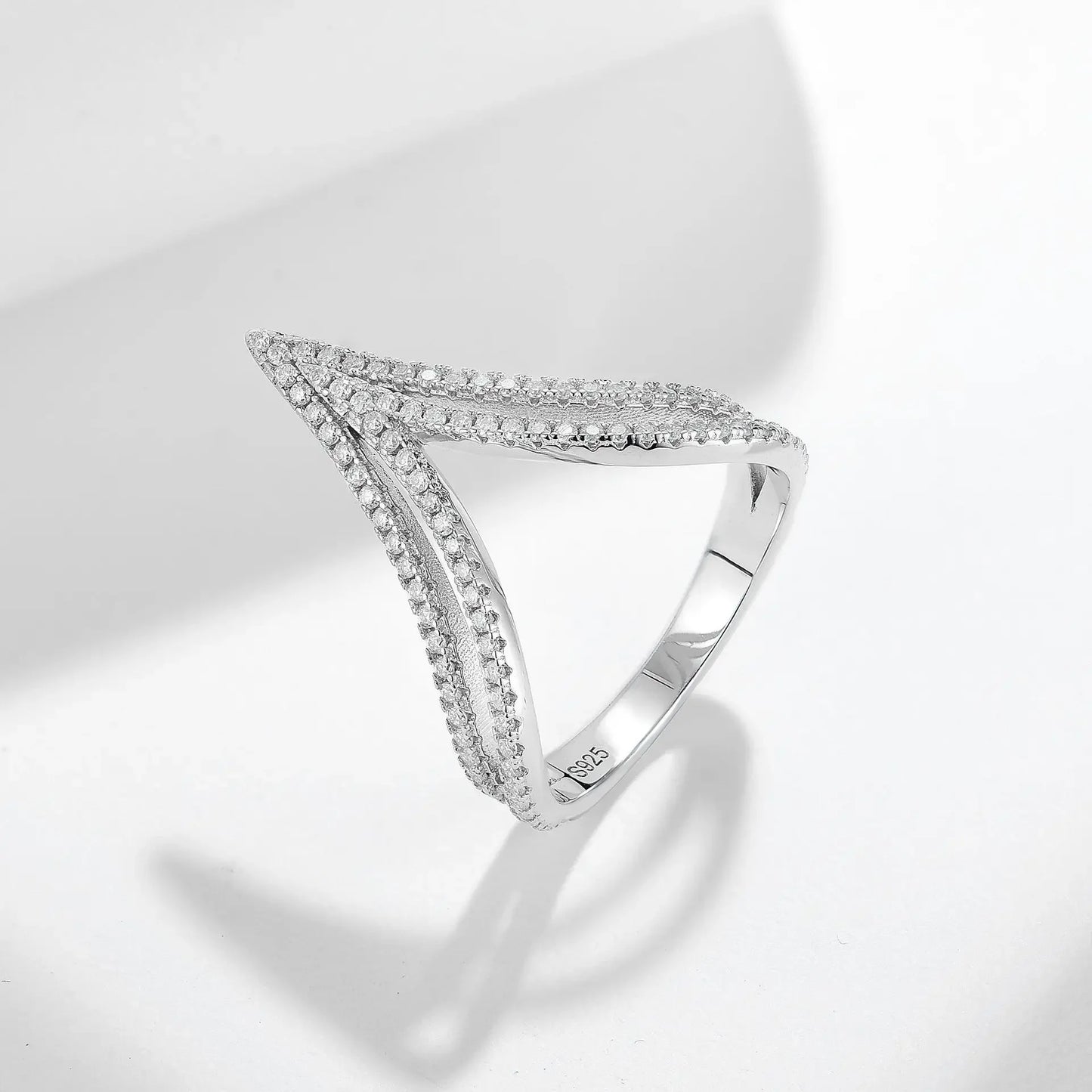 Anillo Doble Chevron Moissanita