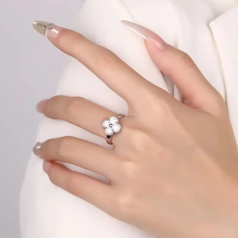 Anillo Clover Moissanita 1.2ct